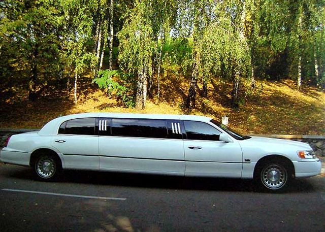 Lincoln  Town Car бел. 1000 грн/час