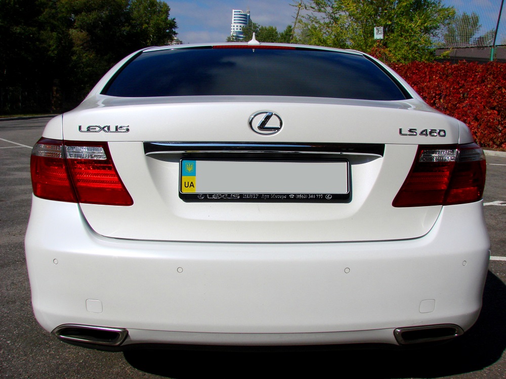 Lexus LS 460 бел. 400 грн/час