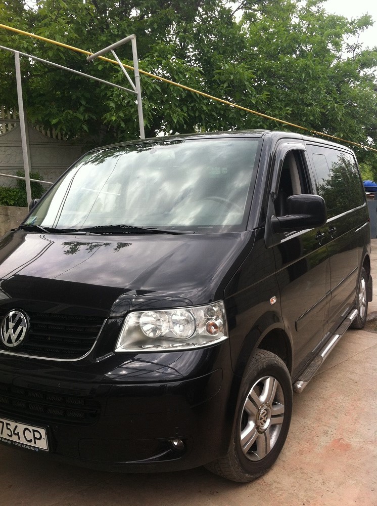 Volkswagen Multivan черн. 300 грн/час